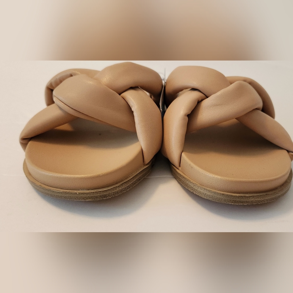 Universal Thread Tan Flip Flops